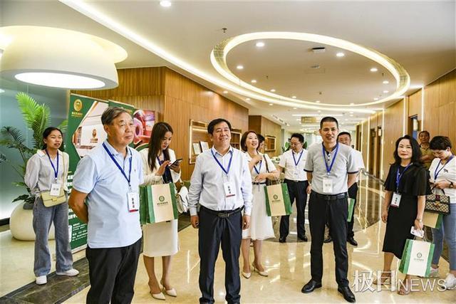 “華商會企業家健康管理基地”落戶湖北軍威醫院