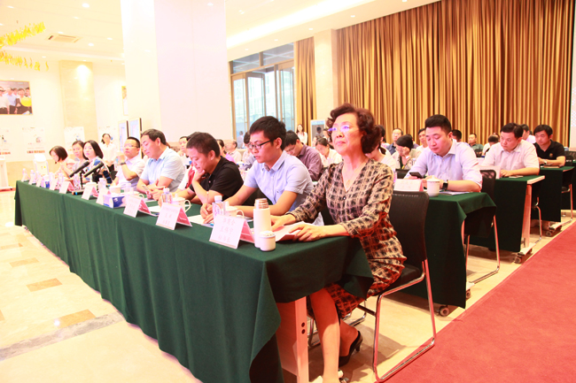 走進楚天激光——華商會首期“一家親”活動圓滿成功