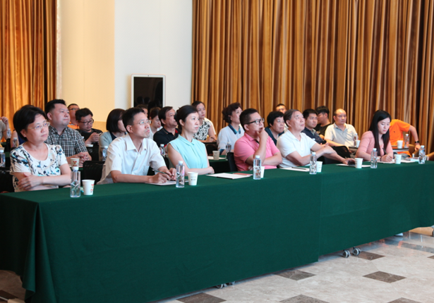 武漢市領導蒞臨楚天激光集團考察指導