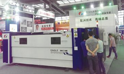 新產(chǎn)品“飛鷹”光纖激光切割亮相深圳機(jī)械展
